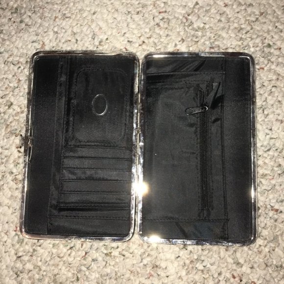 Black and White Polka Dot Initial A wallet - Picture 4 of 4